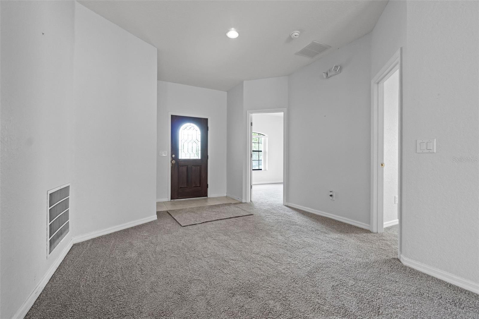 16614 Lazy Breeze Loop Property Photo 6