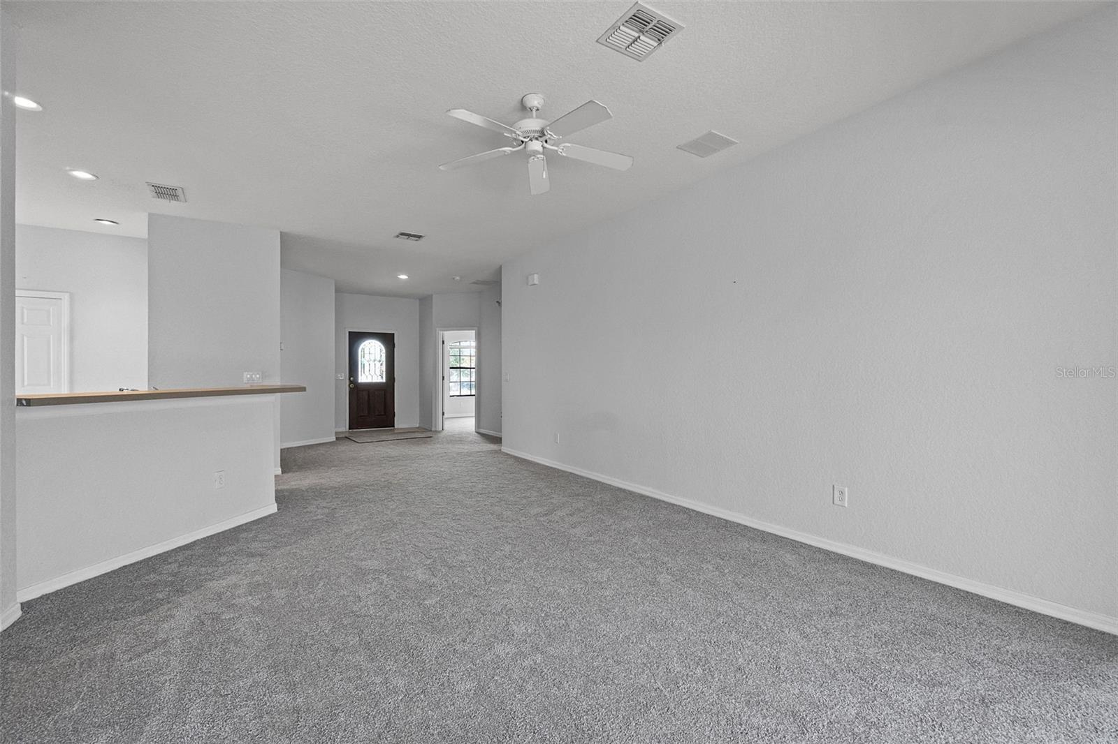 16614 Lazy Breeze Loop Property Photo 9