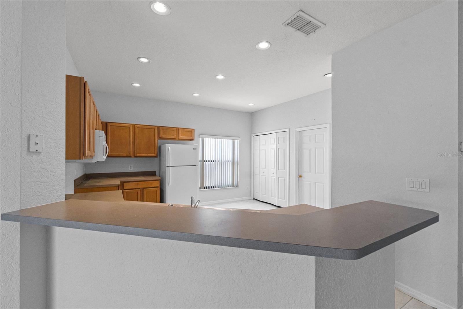 16614 Lazy Breeze Loop Property Photo 12