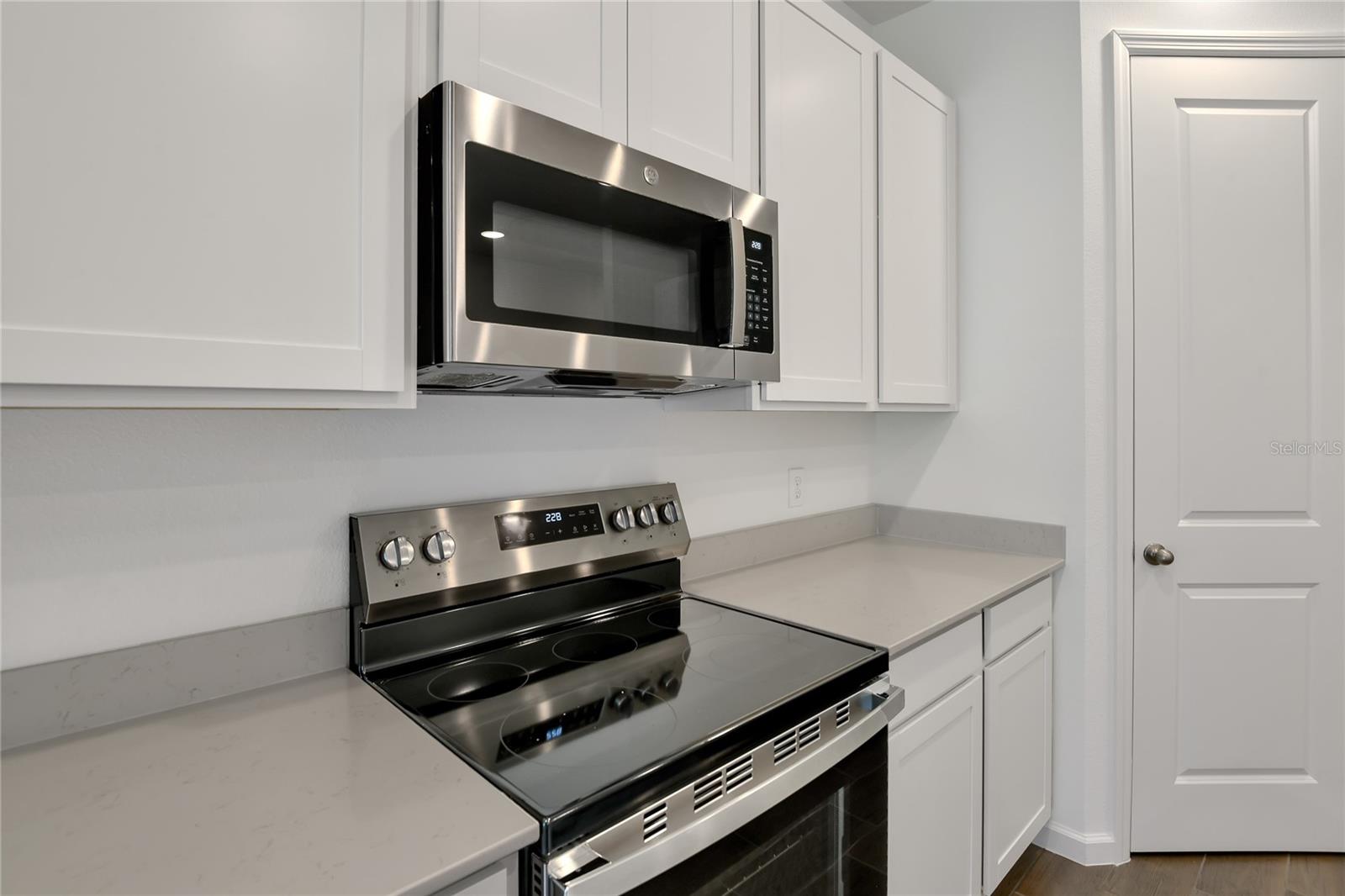 5147 Kinsley Dr Property Photo 4