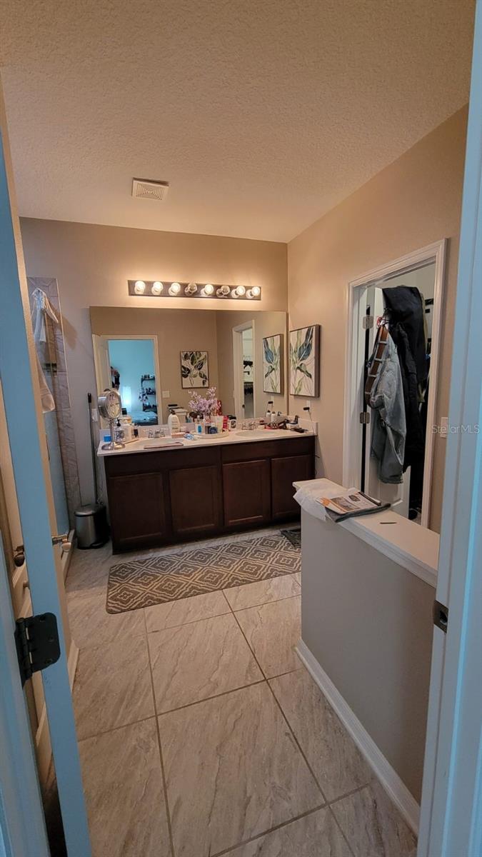 12372 Stone Bark Trl Property Photo 9