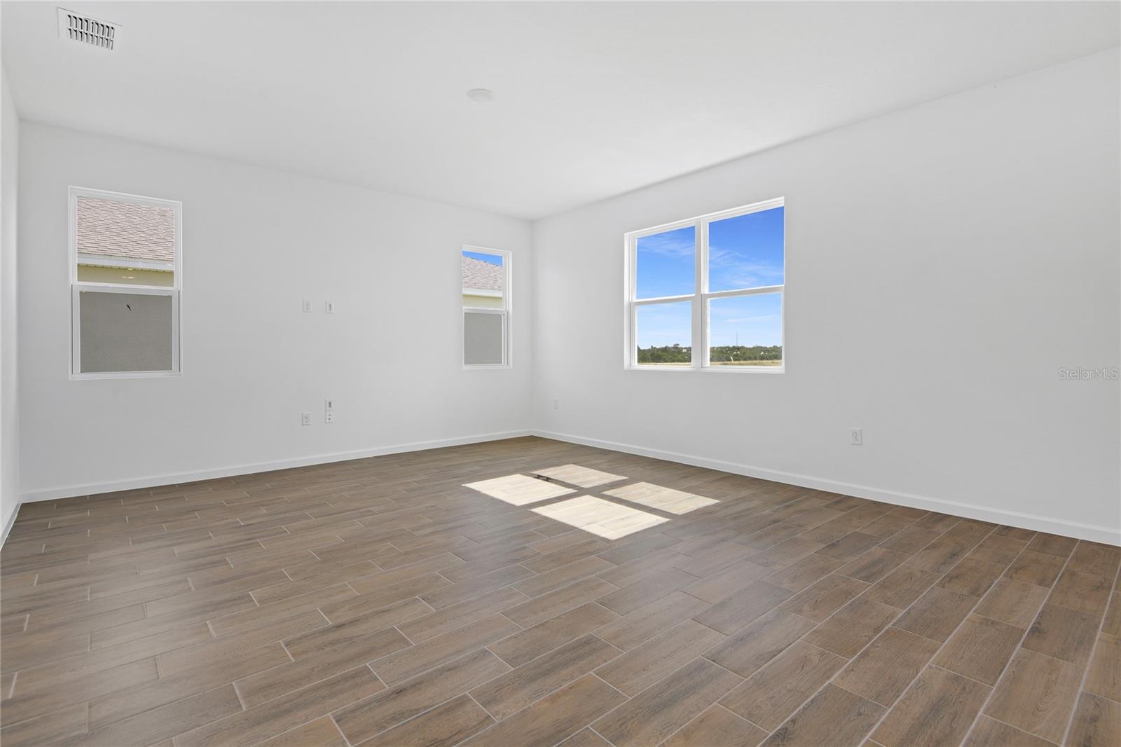 1022 Wisteria Way Property Photo 8