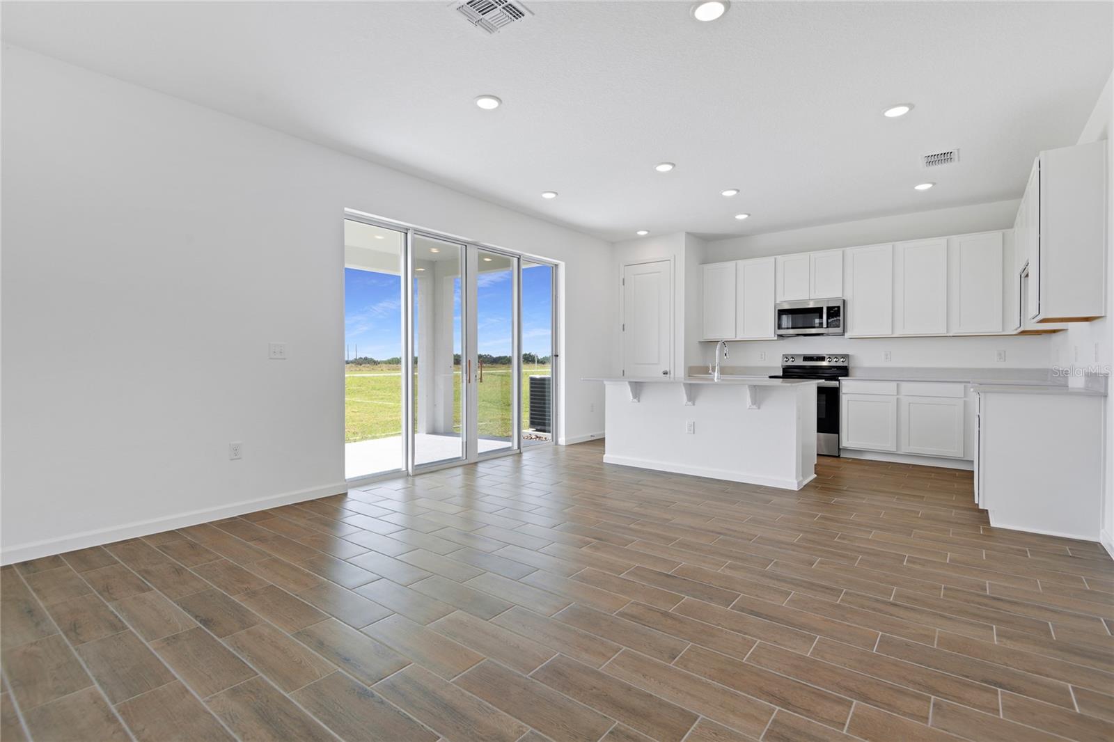 1022 Wisteria Way Property Photo 9