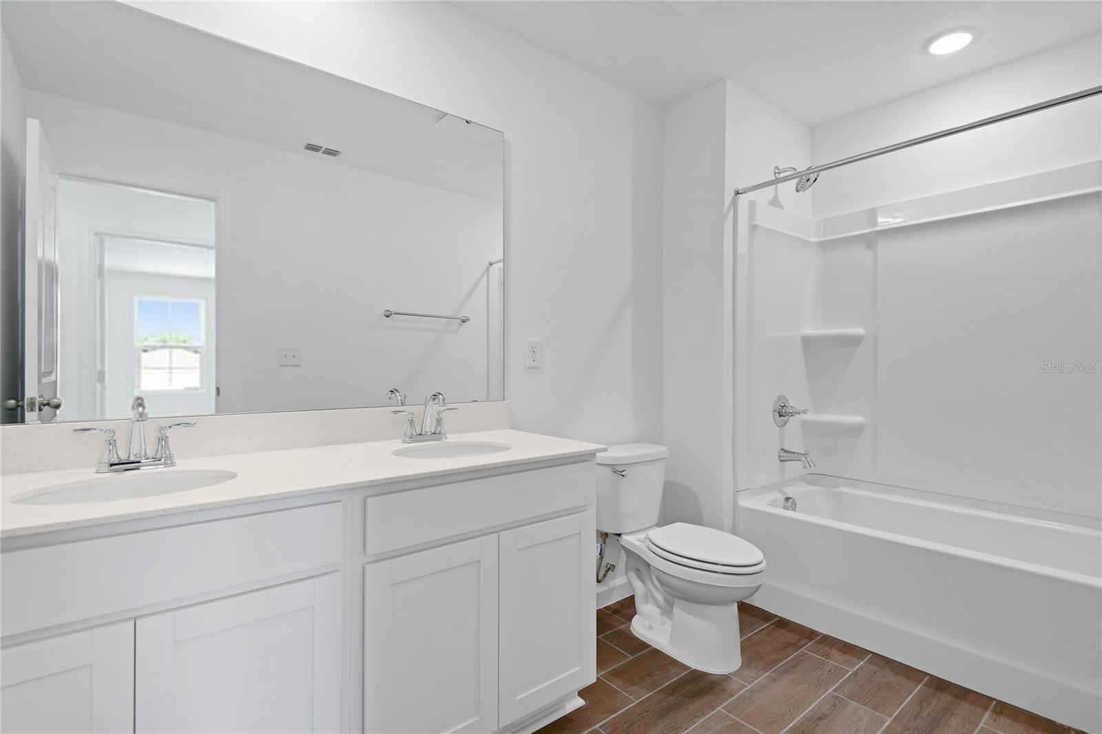 1022 Wisteria Way Property Photo 14