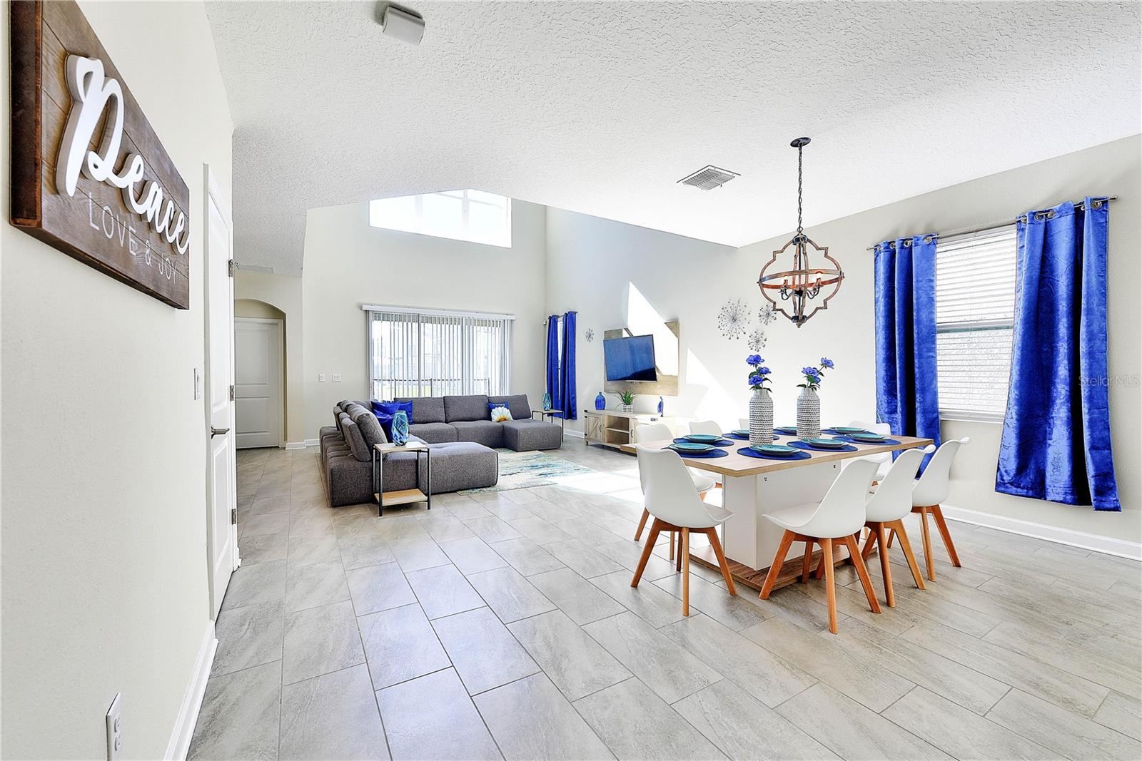 8974 Cabot Cliffs Dr Property Photo 5