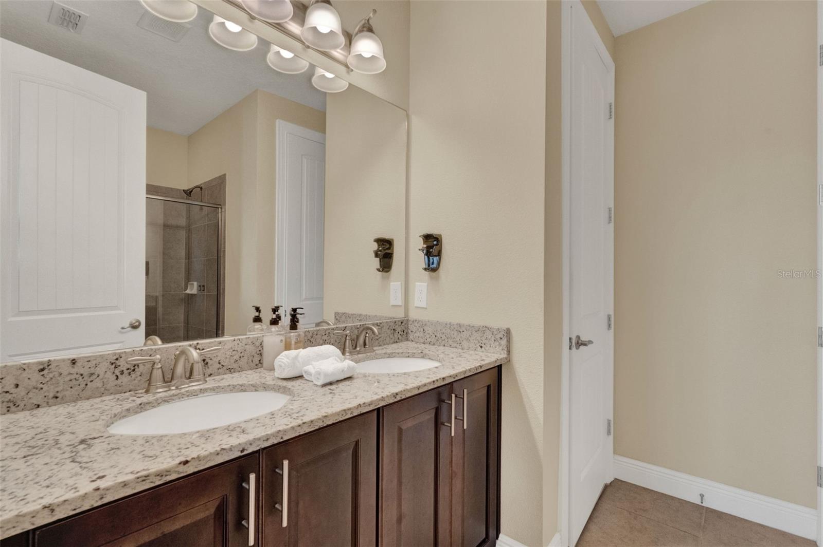 7613 Brookhurst Ln Property Photo 20