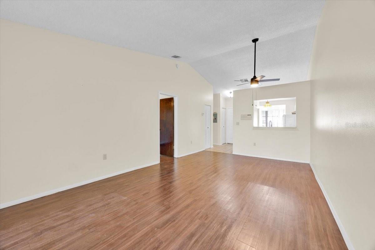 2907 Prince Oak Ct Property Photo 4