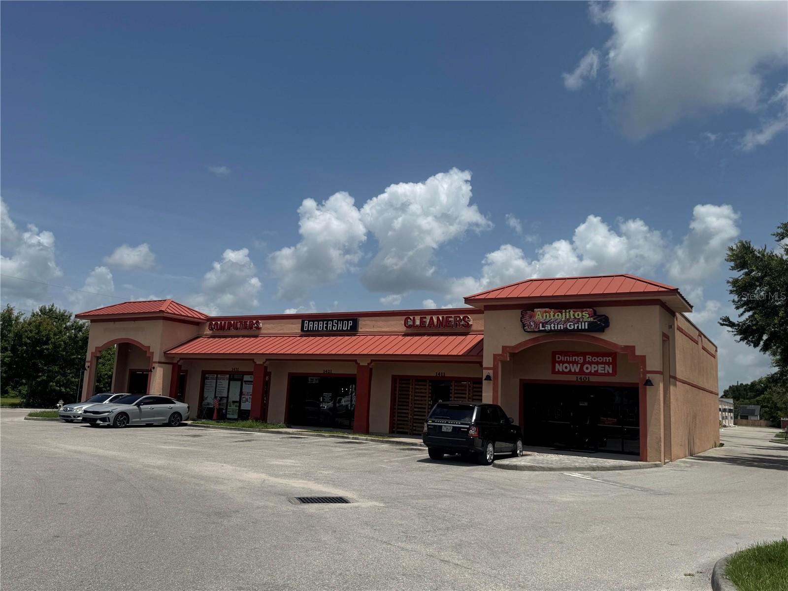 1521 Fortune Retail Ct Property Photo 4