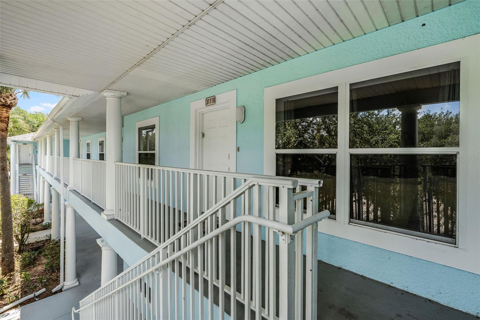 3111 Sun Lake Ct #b Property Photo 3
