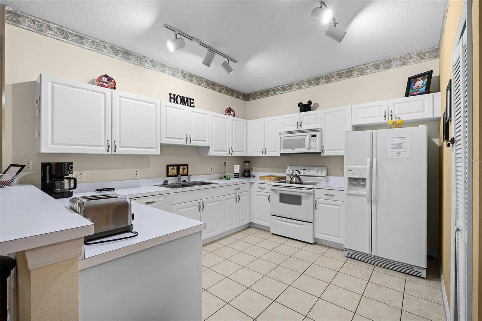 3111 Sun Lake Ct #b Property Photo 8