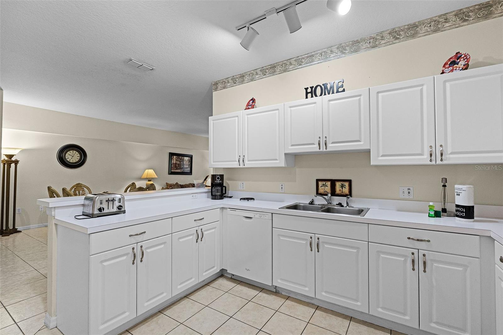 3111 Sun Lake Ct #b Property Photo 9