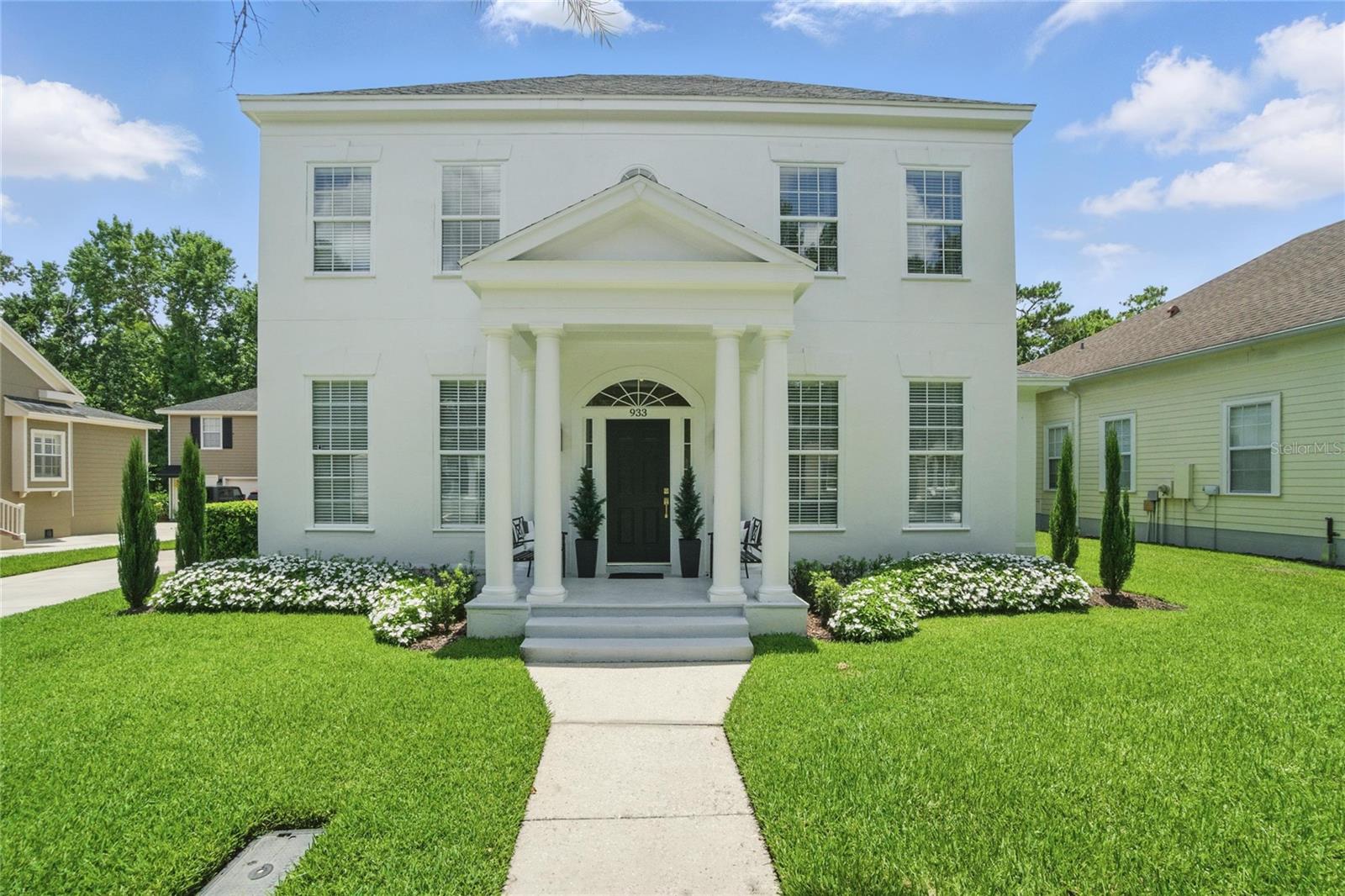 933 JASMINE ST Picture