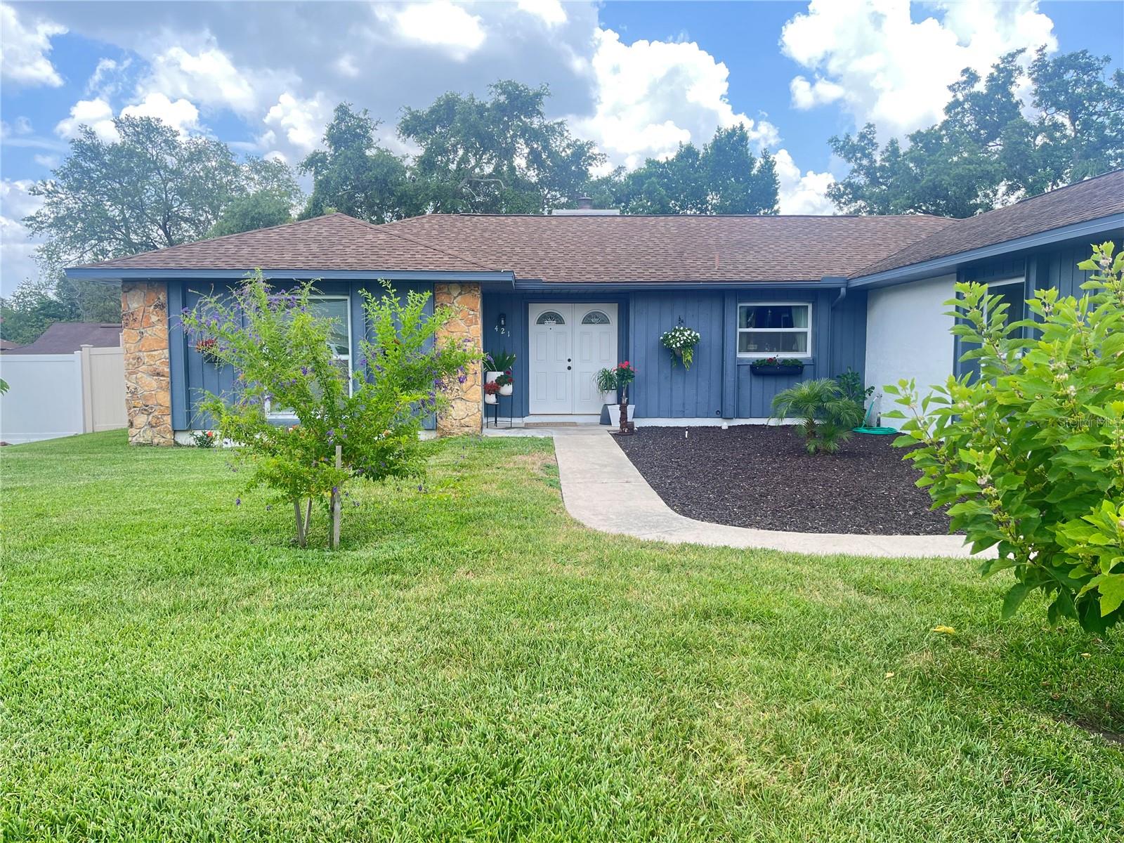 421 Bridle Path Property Photo