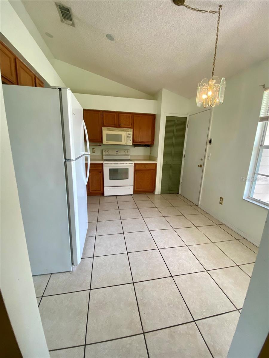 5230 Clarion Oaks Dr Property Photo 3