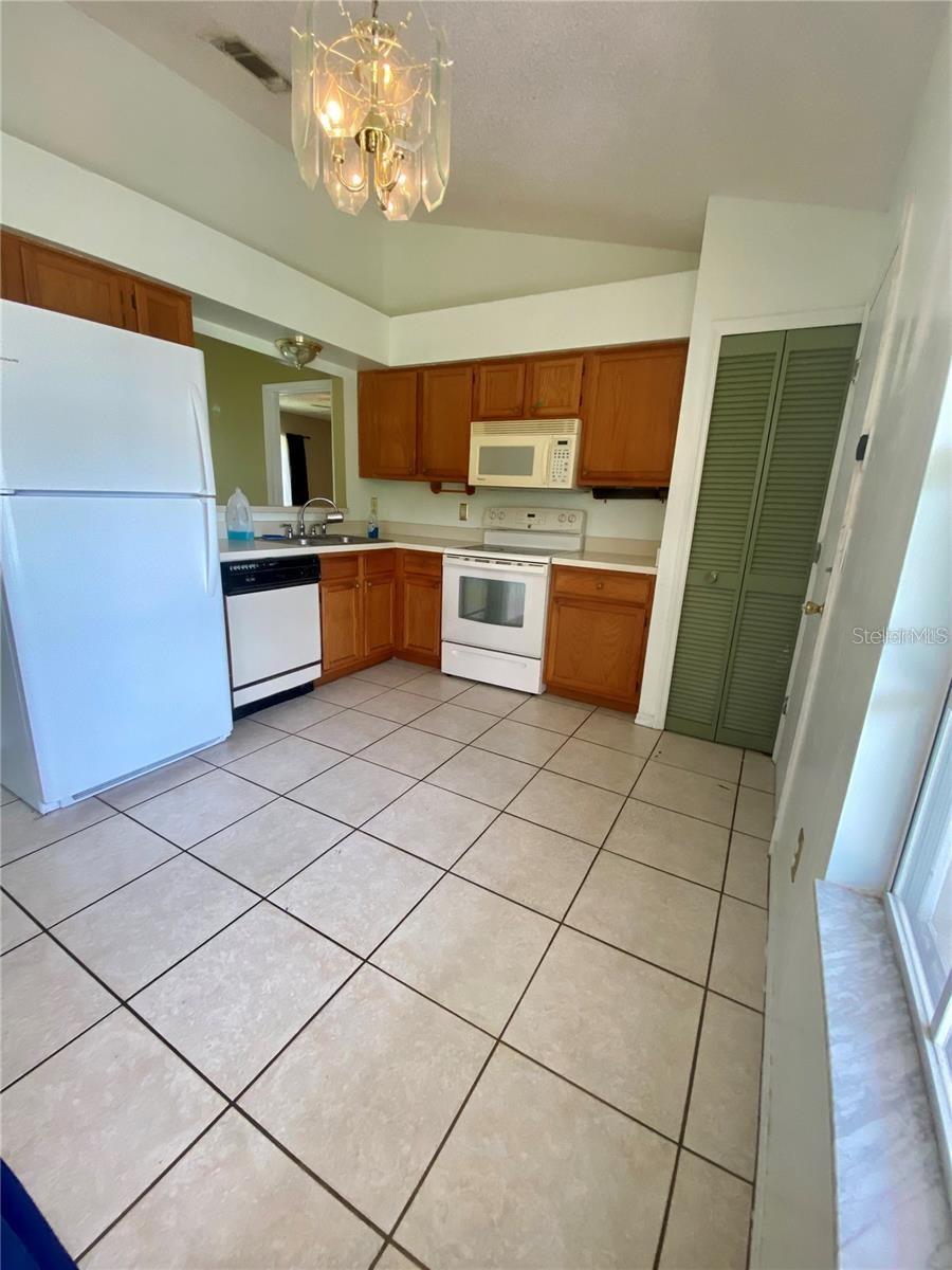 5230 Clarion Oaks Dr Property Photo 4