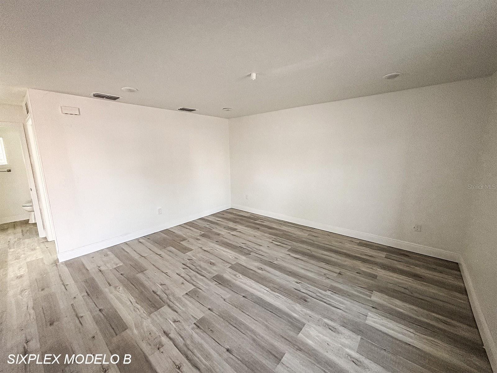 2201 Conway Dr #202 Property Photo 3