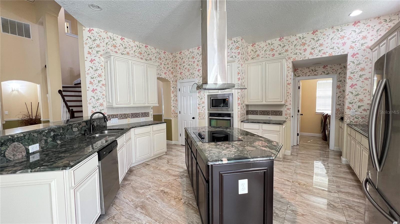 934 Westpark Dr Property Photo 43