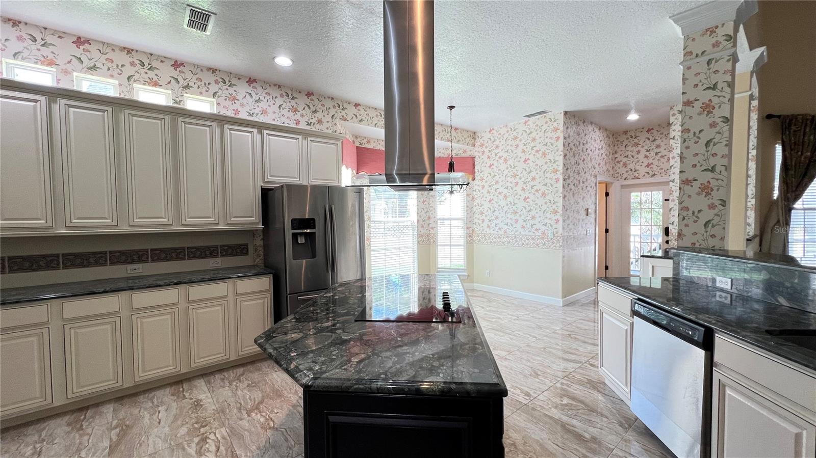 934 Westpark Dr Property Photo 47