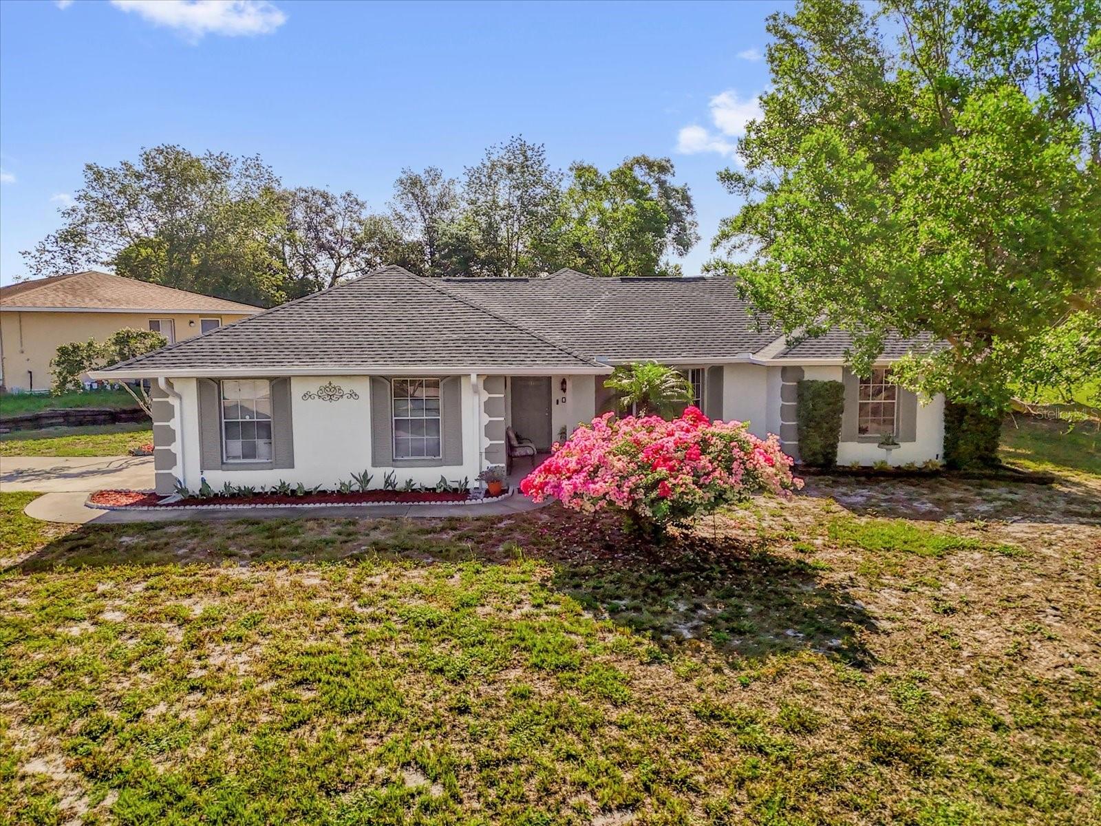 511 MOBLEY DR Property Photo 1