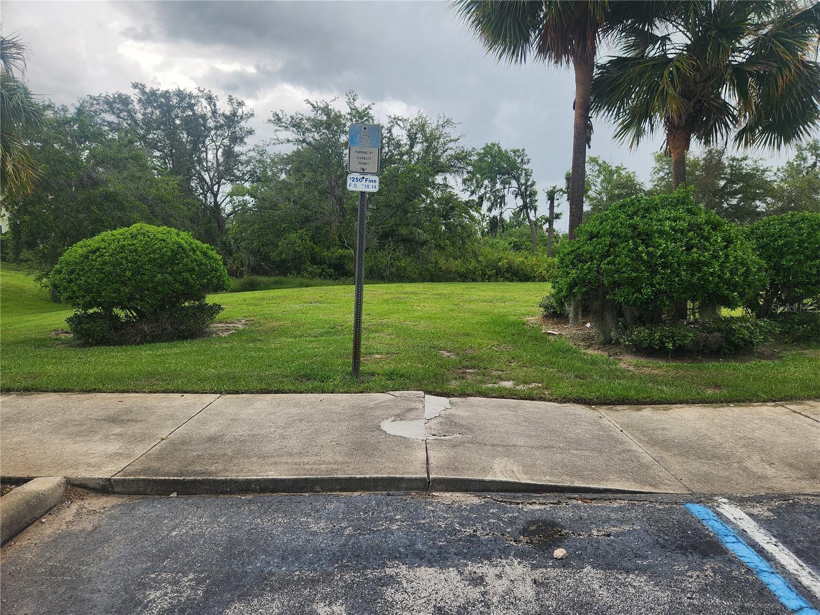 3134 Sun Lake Ct #b Property Photo 5