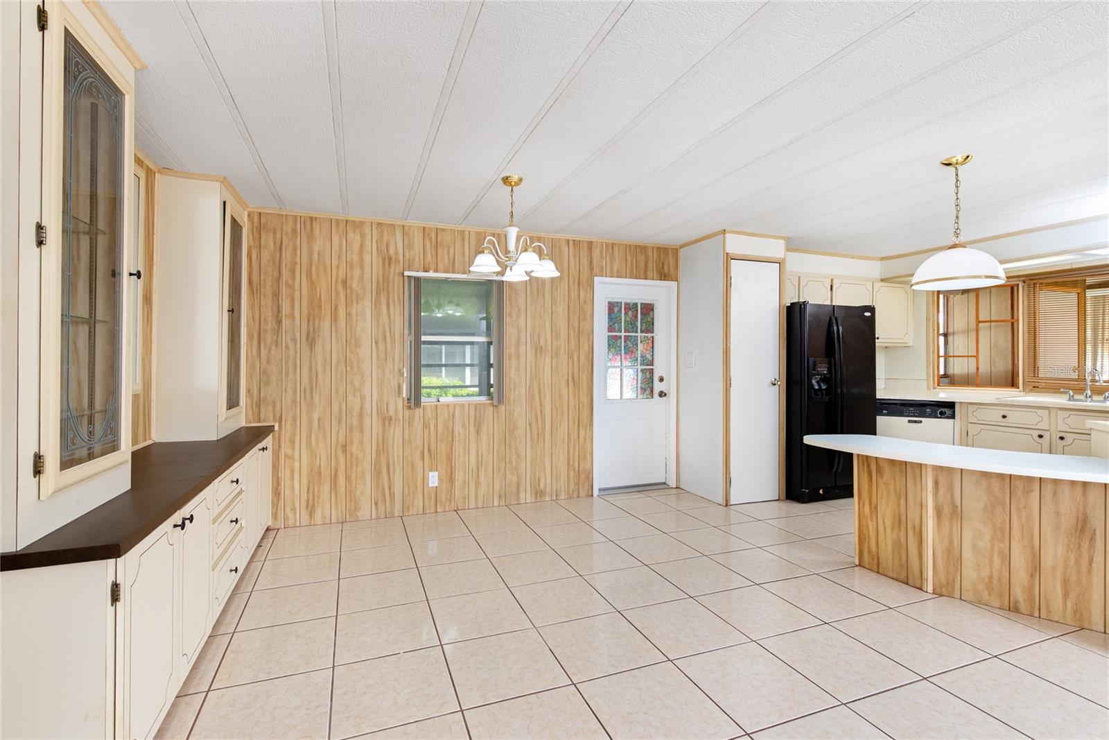 2542 Longpine Ln Property Photo 8