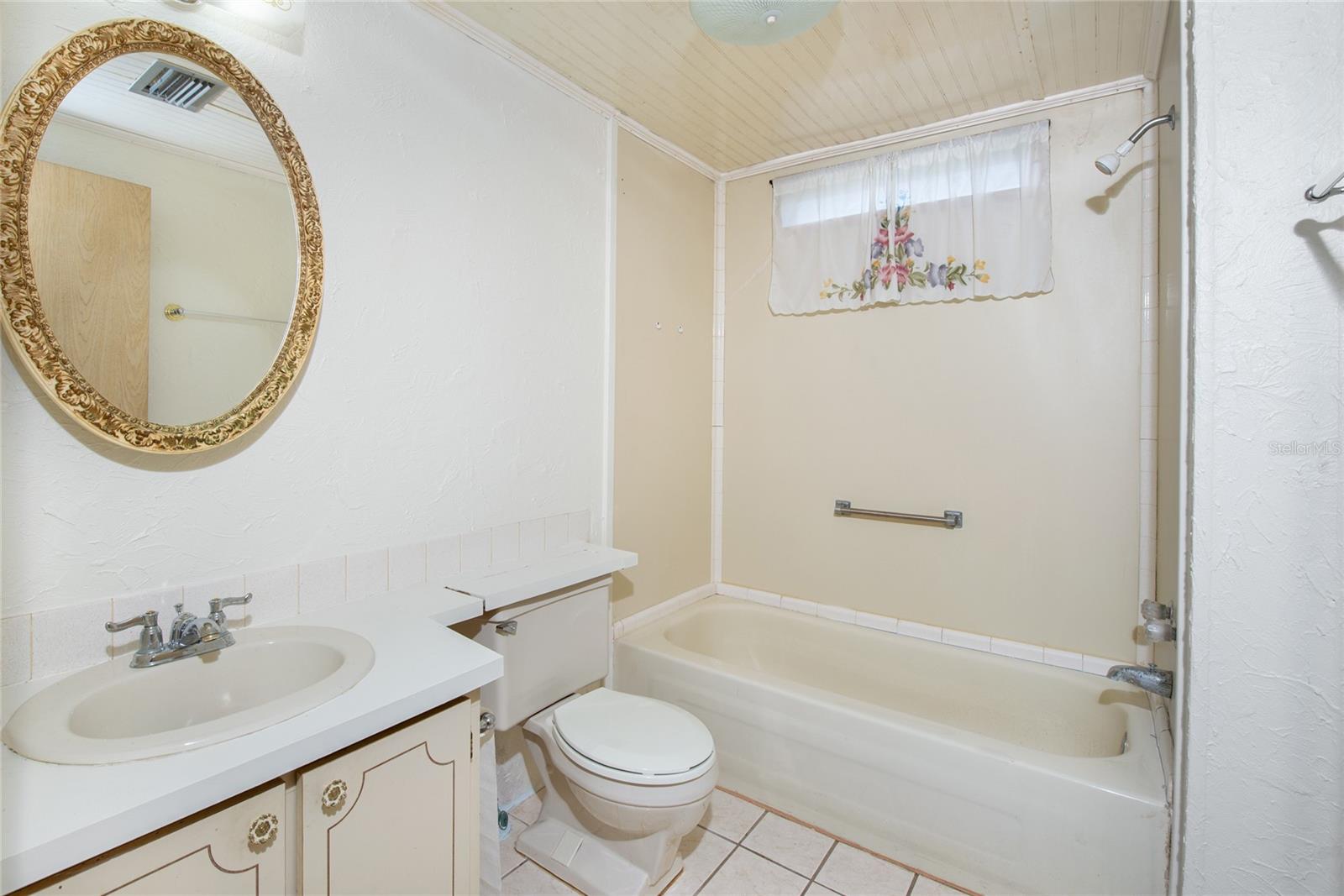 2542 Longpine Ln Property Photo 17