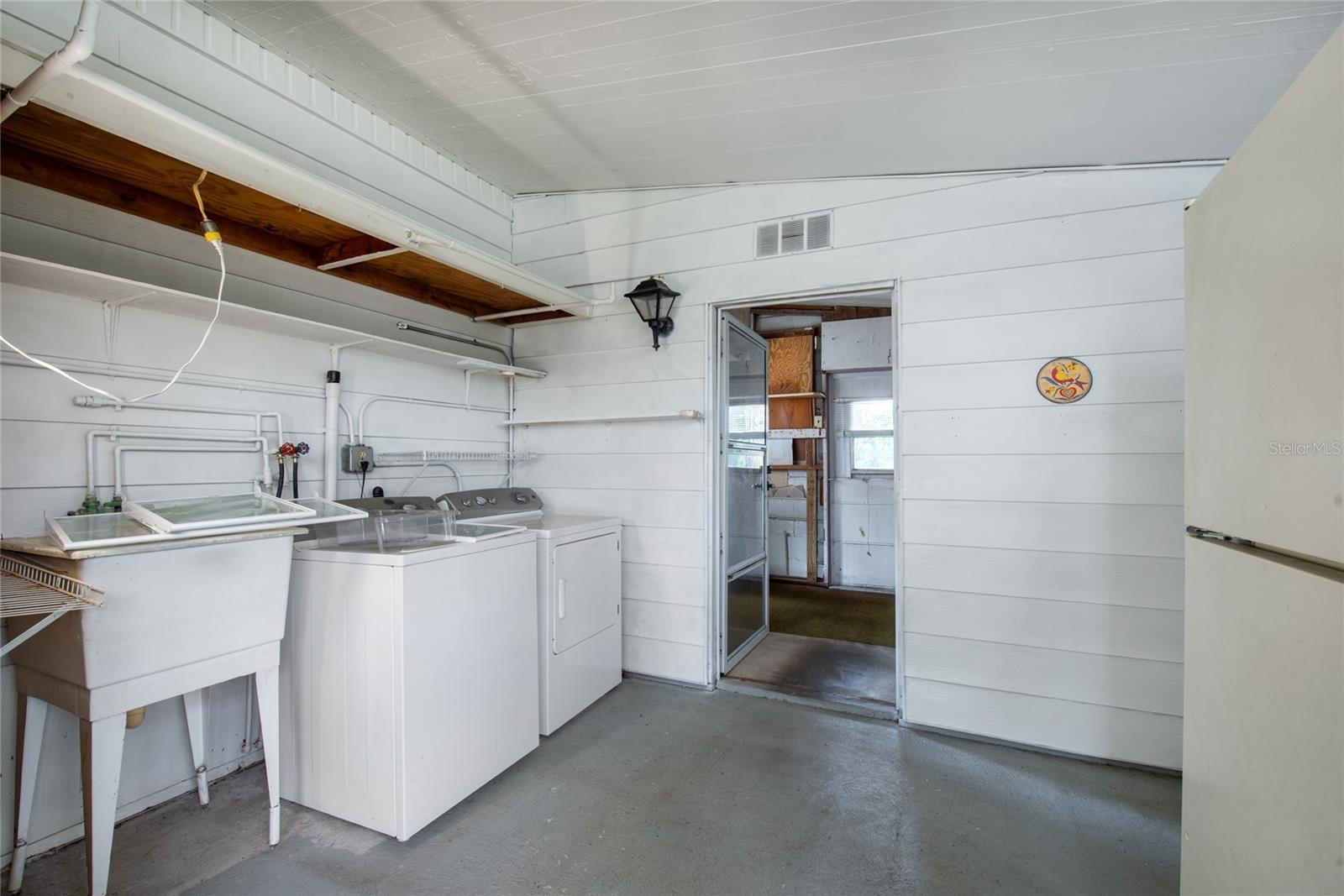 2542 Longpine Ln Property Photo 24