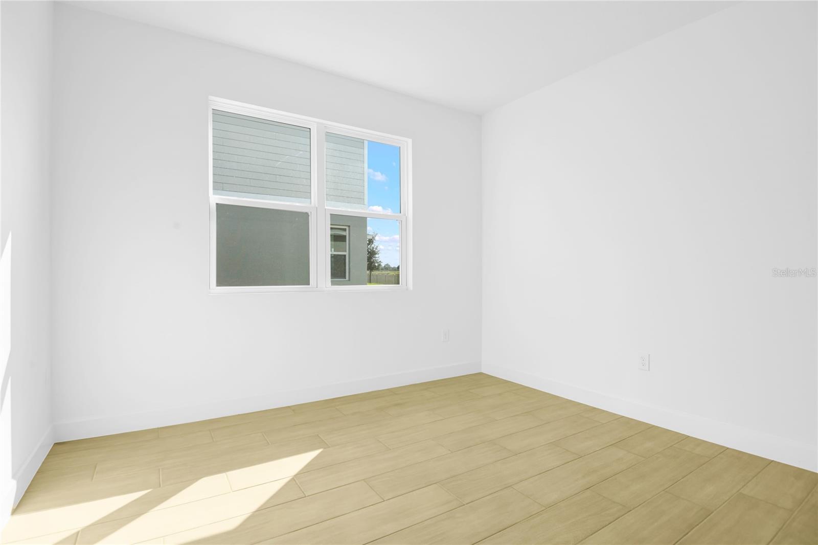1666 Crooked Creek St Property Photo 8