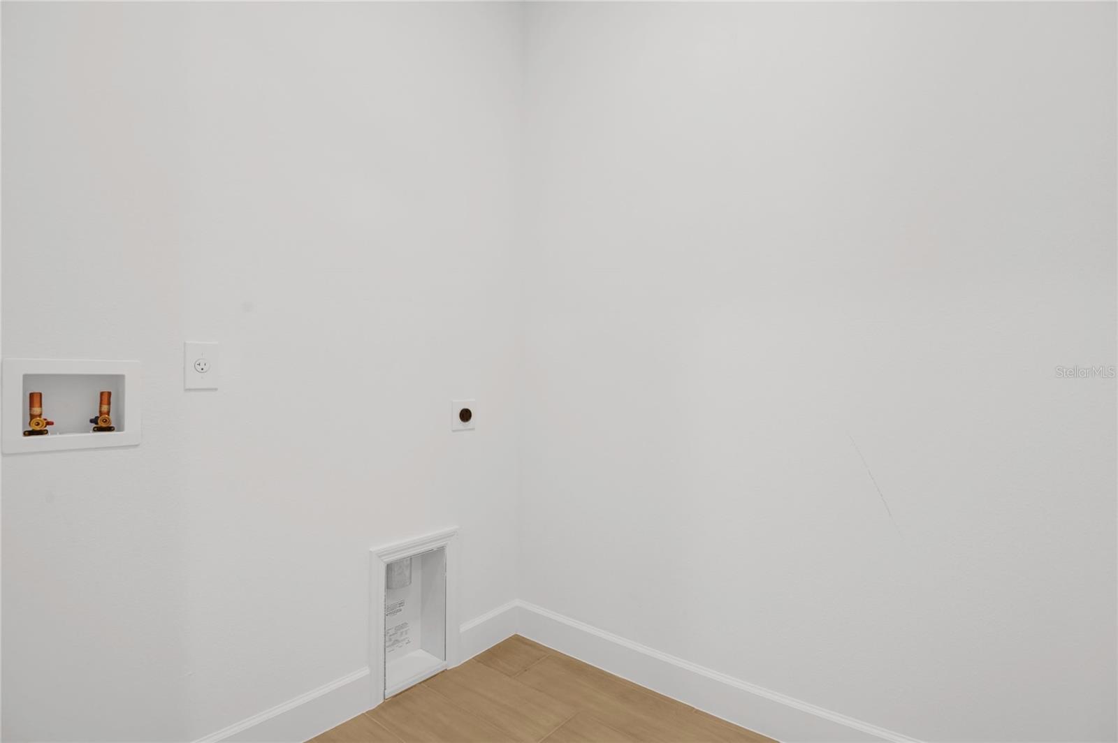 1666 Crooked Creek St Property Photo 17