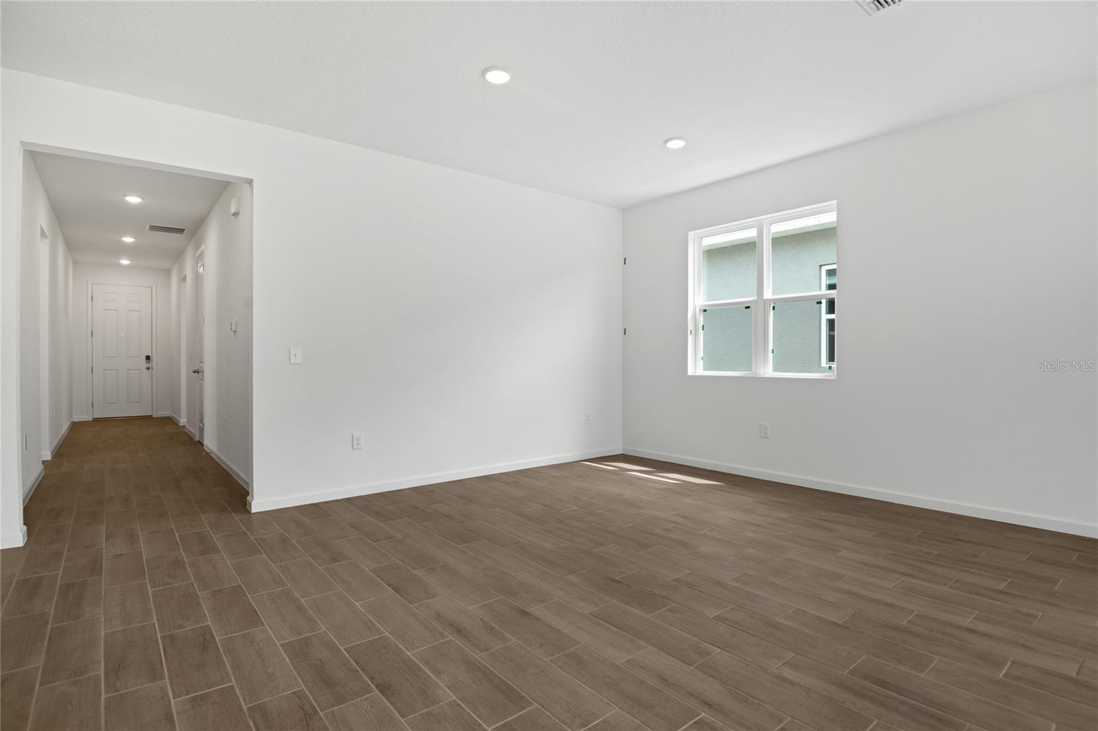 5163 Kinsley Dr Property Photo 3