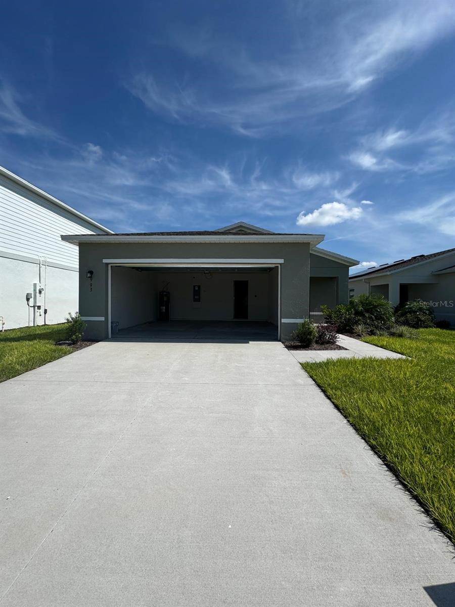 993 Ambleside Dr Property Photo 1