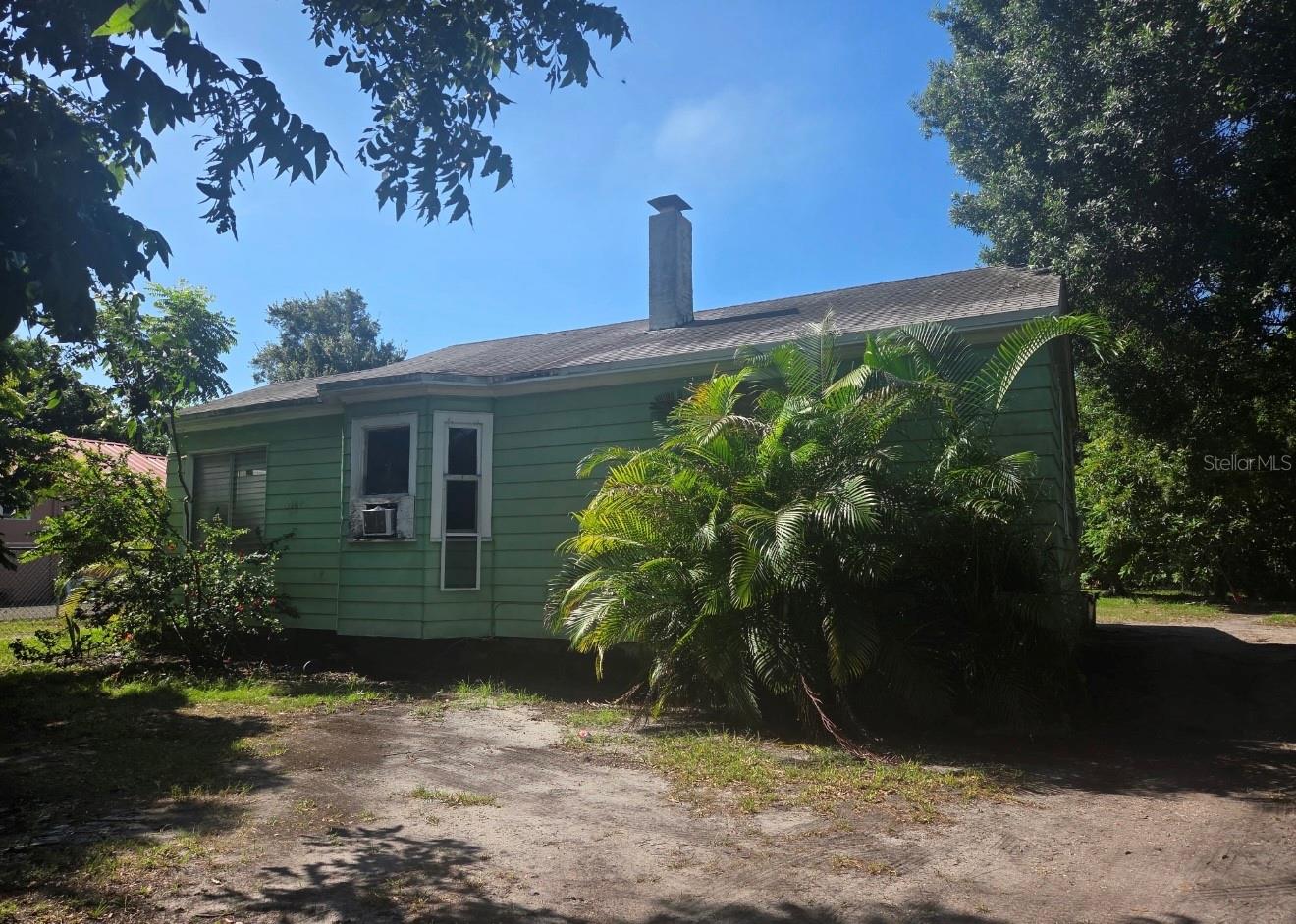 342 W Sagamore Ave Property Photo 1