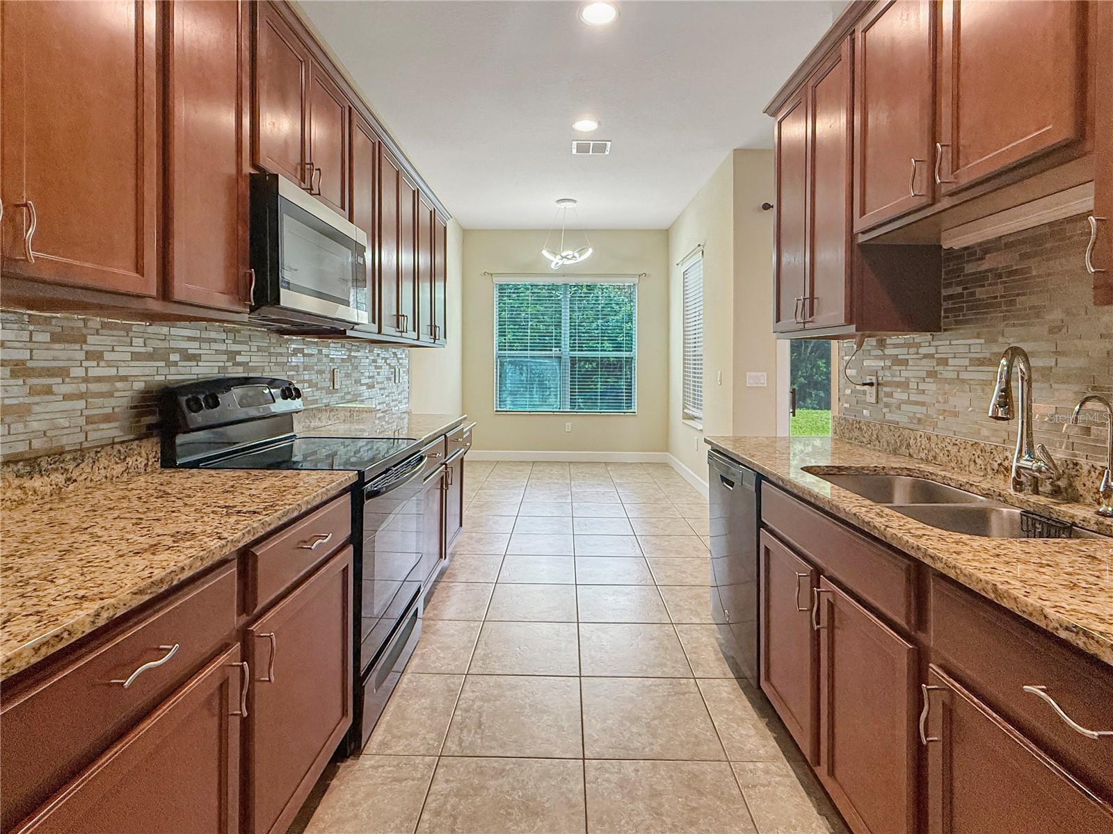 2864 Eastham Ln Property Photo 10