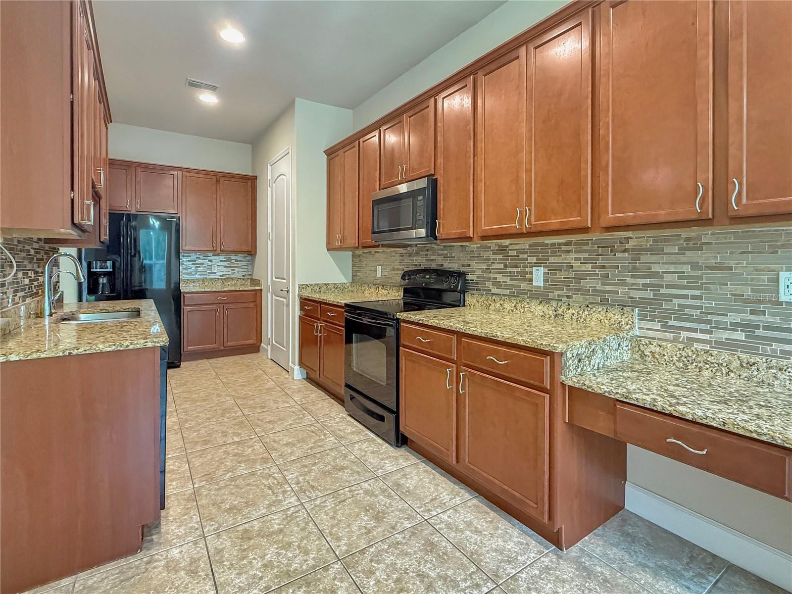2864 Eastham Ln Property Photo 12