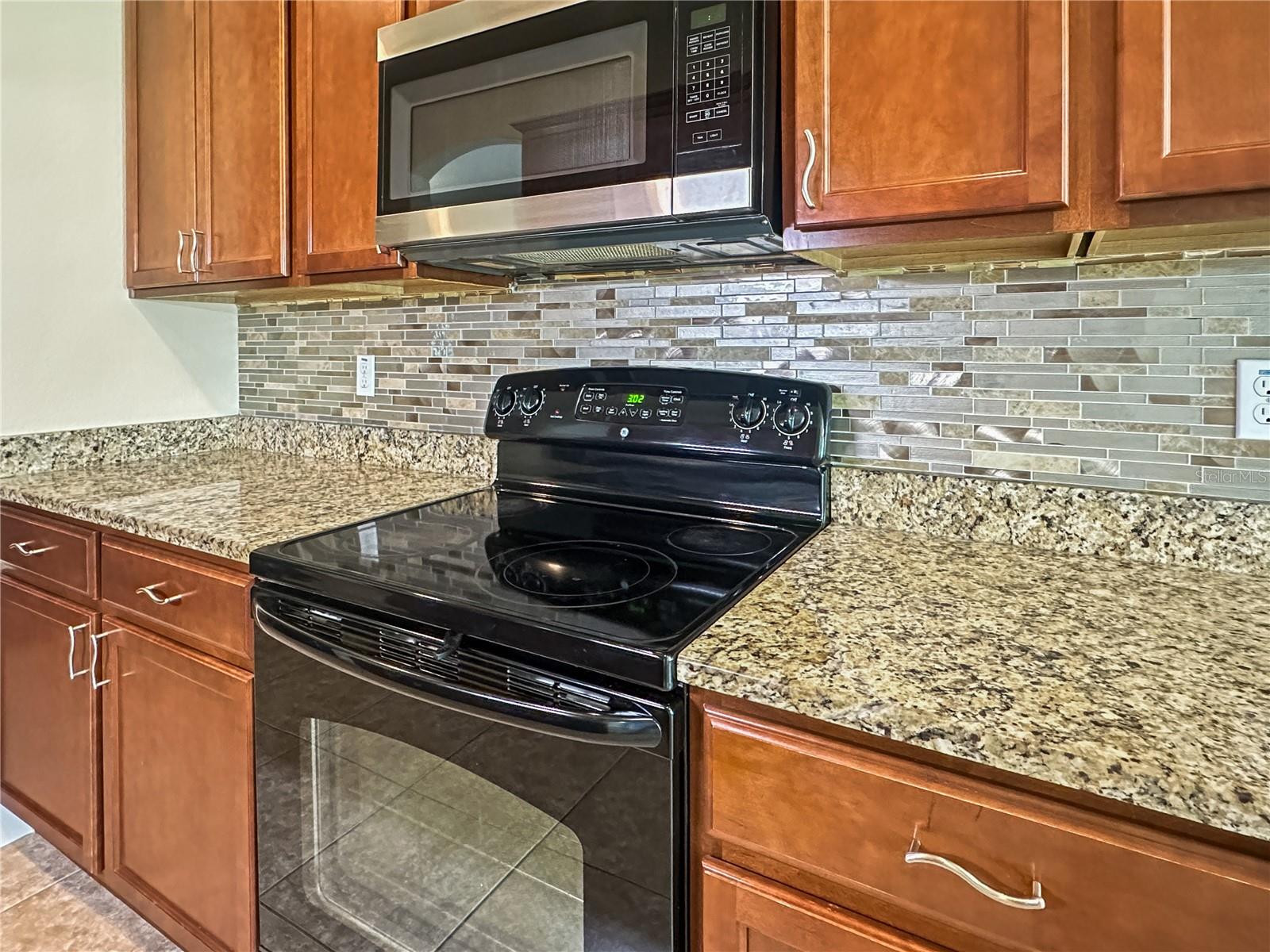 2864 Eastham Ln Property Photo 13