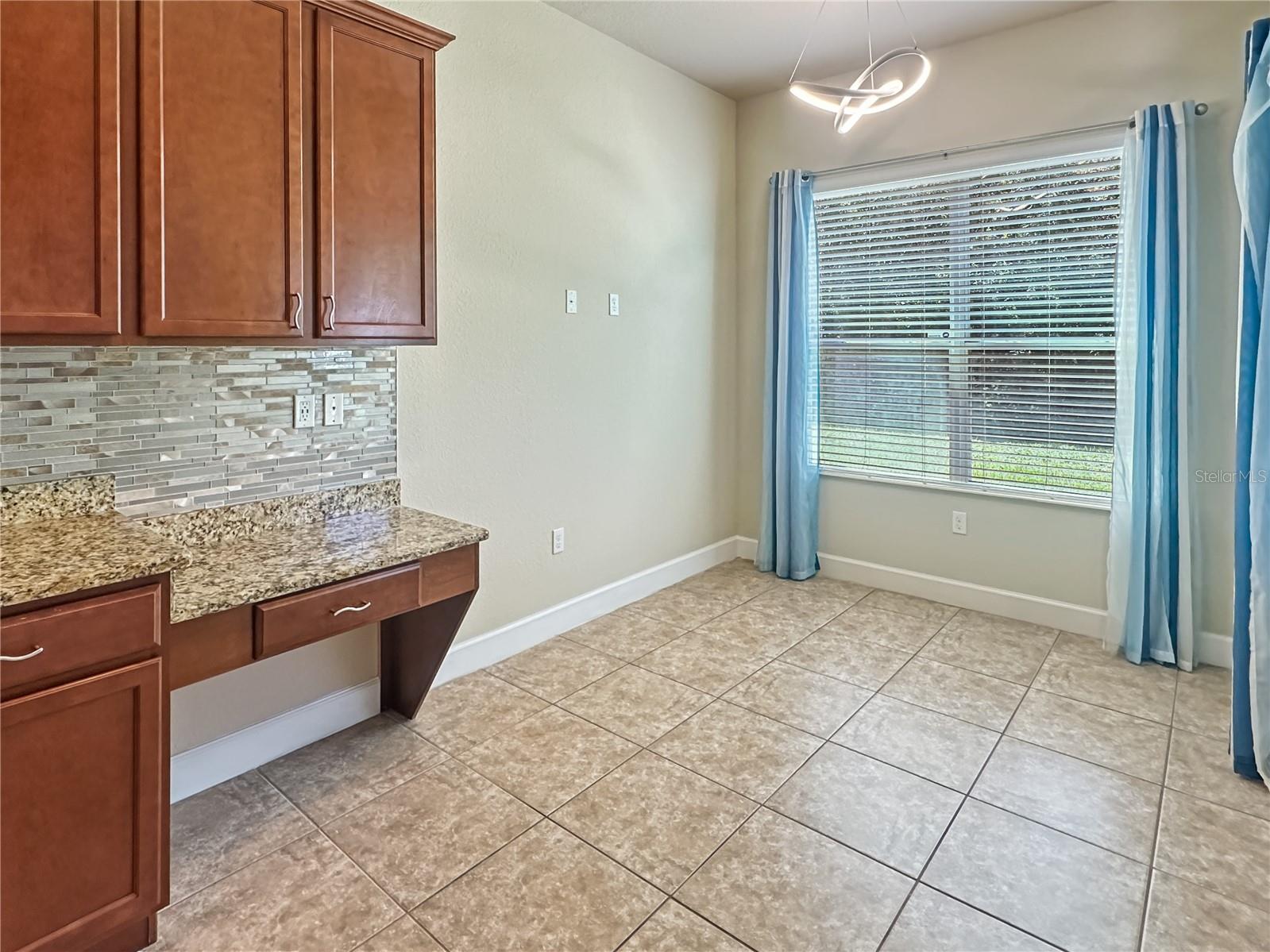 2864 Eastham Ln Property Photo 15