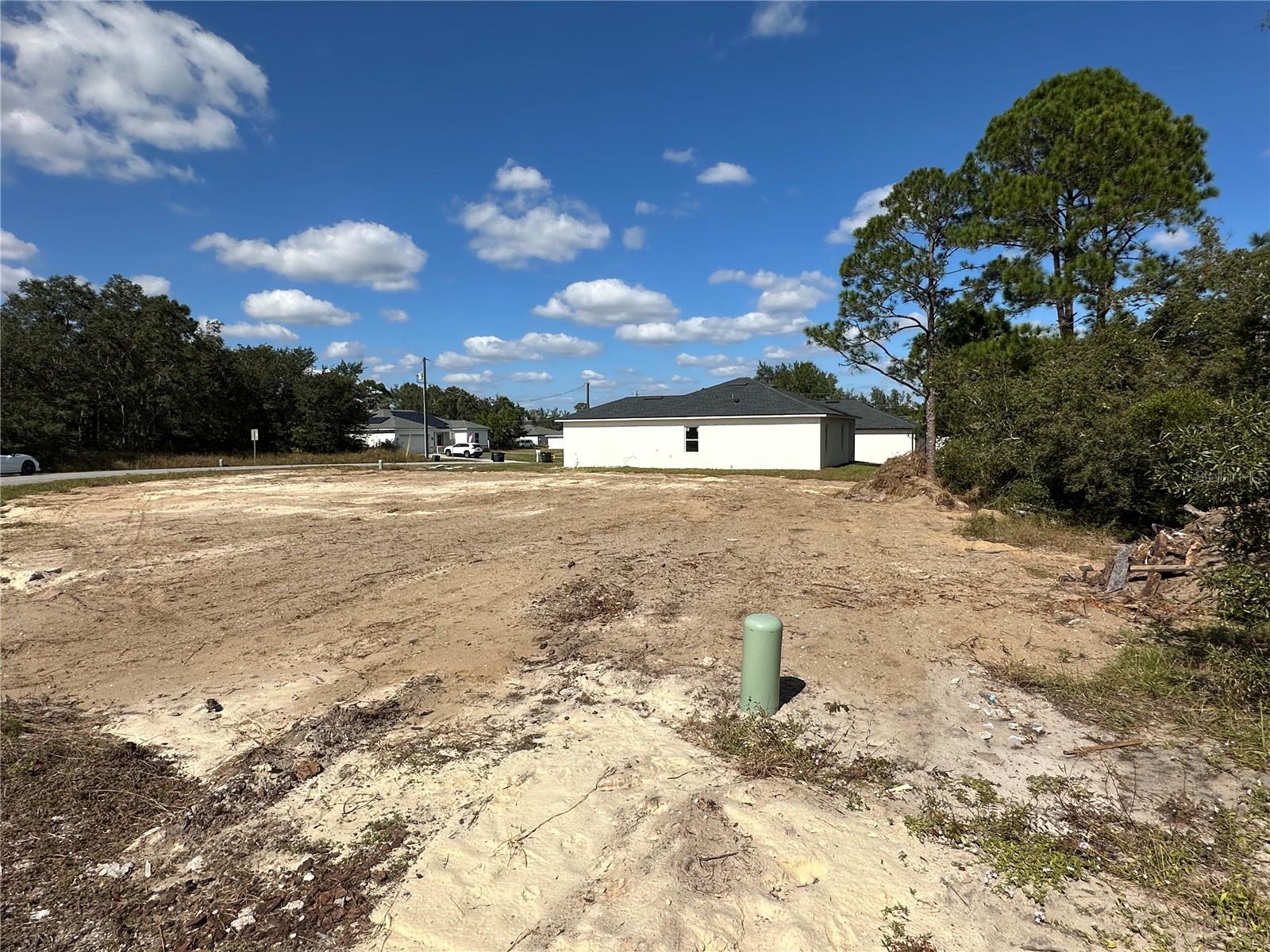 105 Tench Dr Property Photo 3
