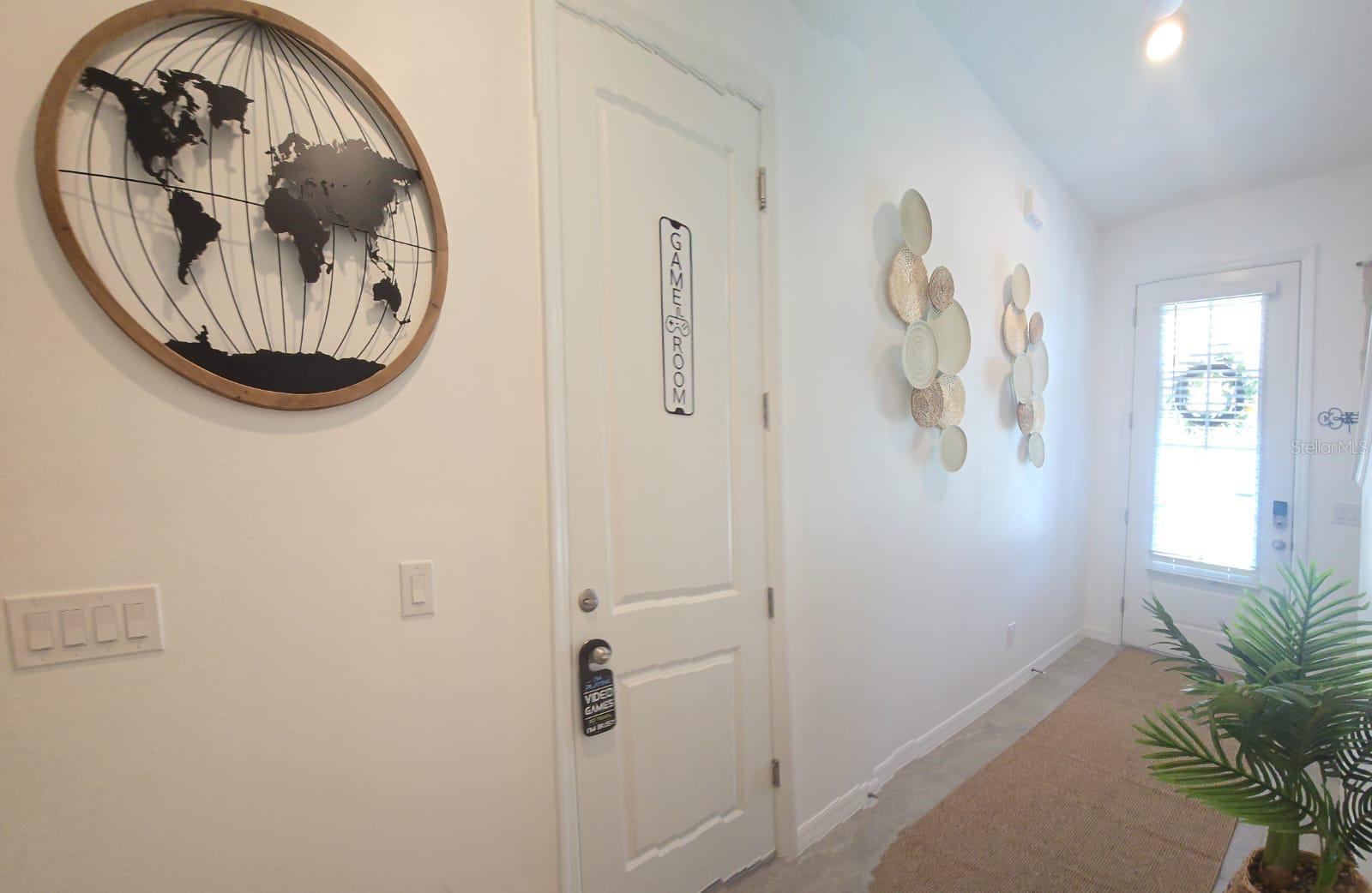 635 Longboat Dr Property Photo 3