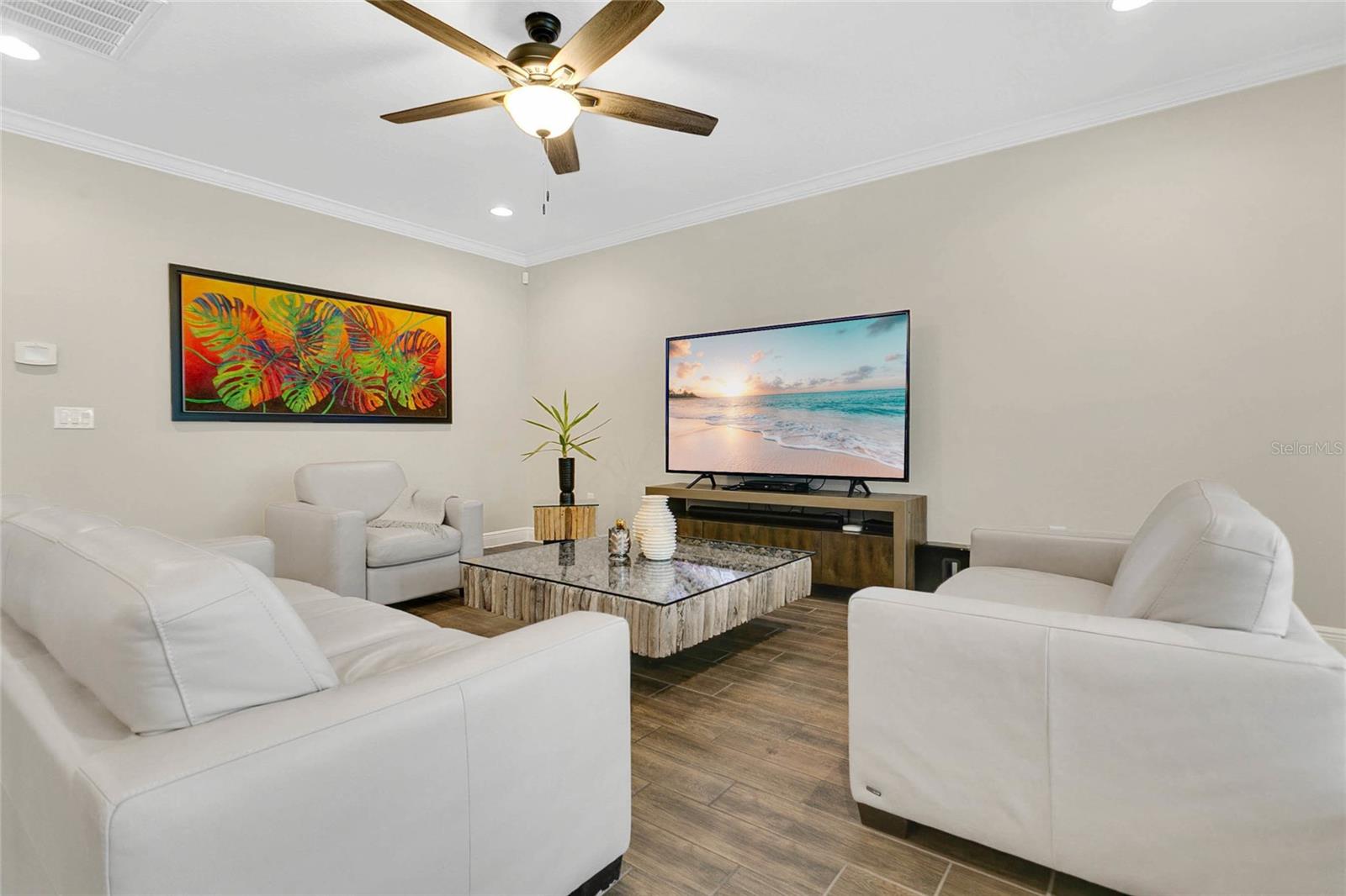 10007 Little Alcove Loop Property Photo 6