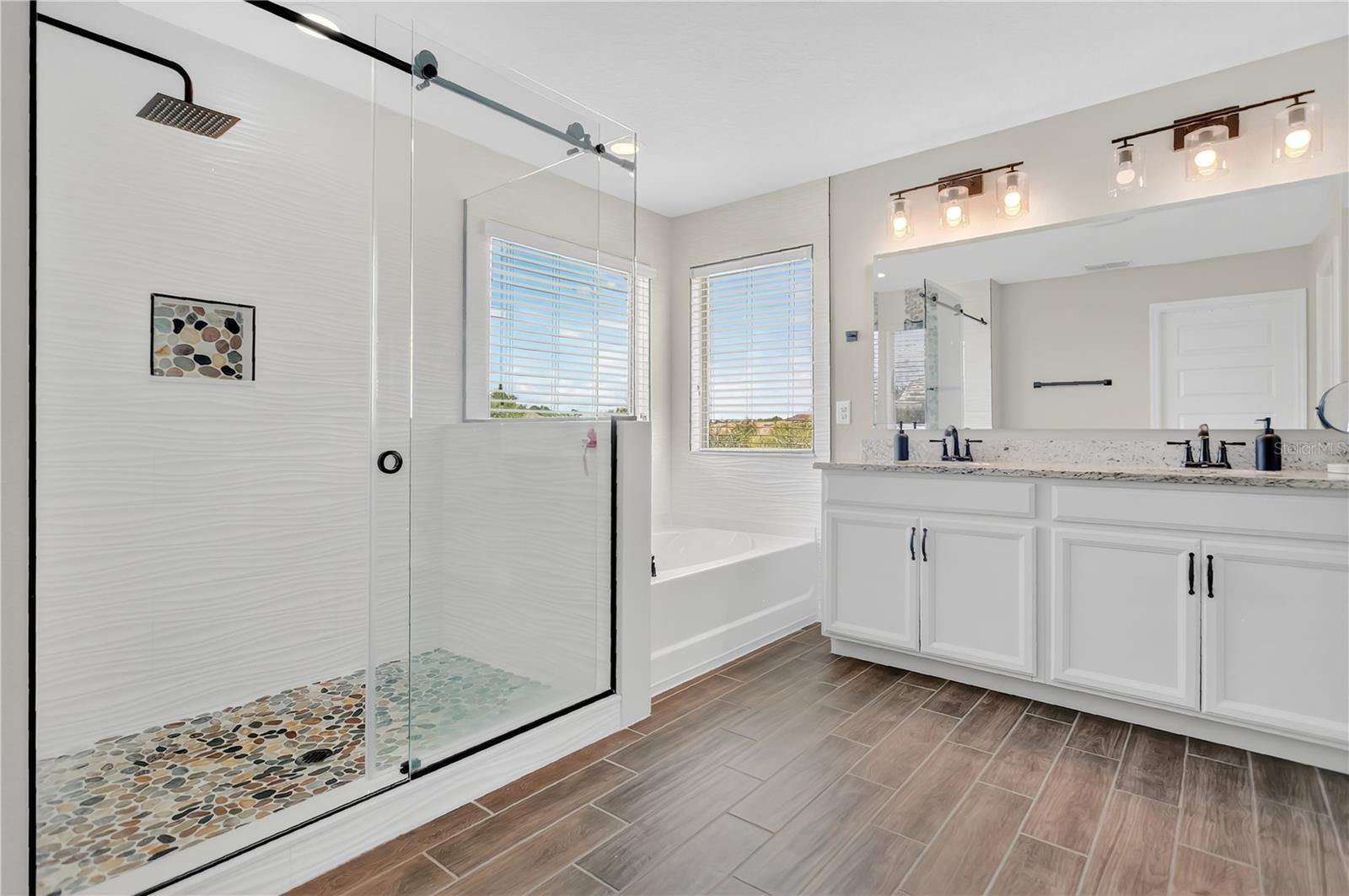 10007 Little Alcove Loop Property Photo 15