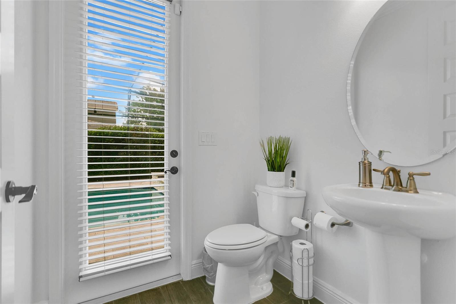 10007 Little Alcove Loop Property Photo 24