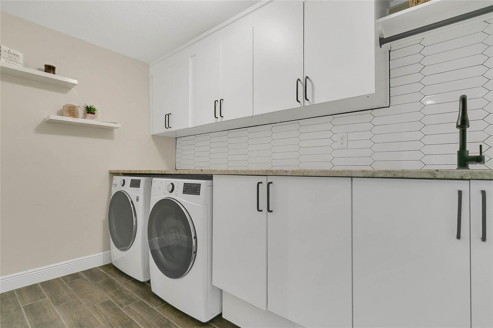 10007 Little Alcove Loop Property Photo 26