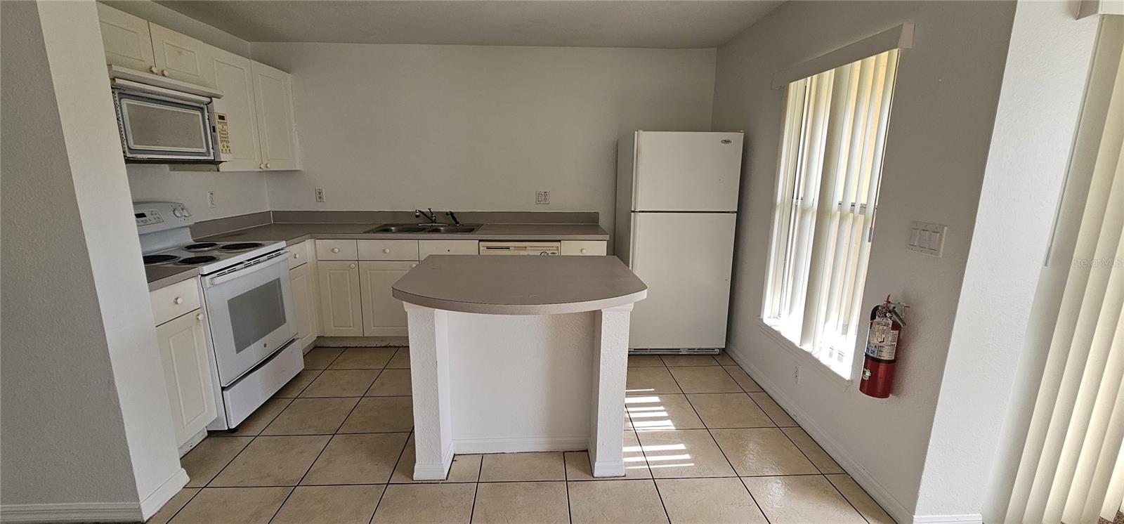 2836 Club Cortile Cir Property Photo 9