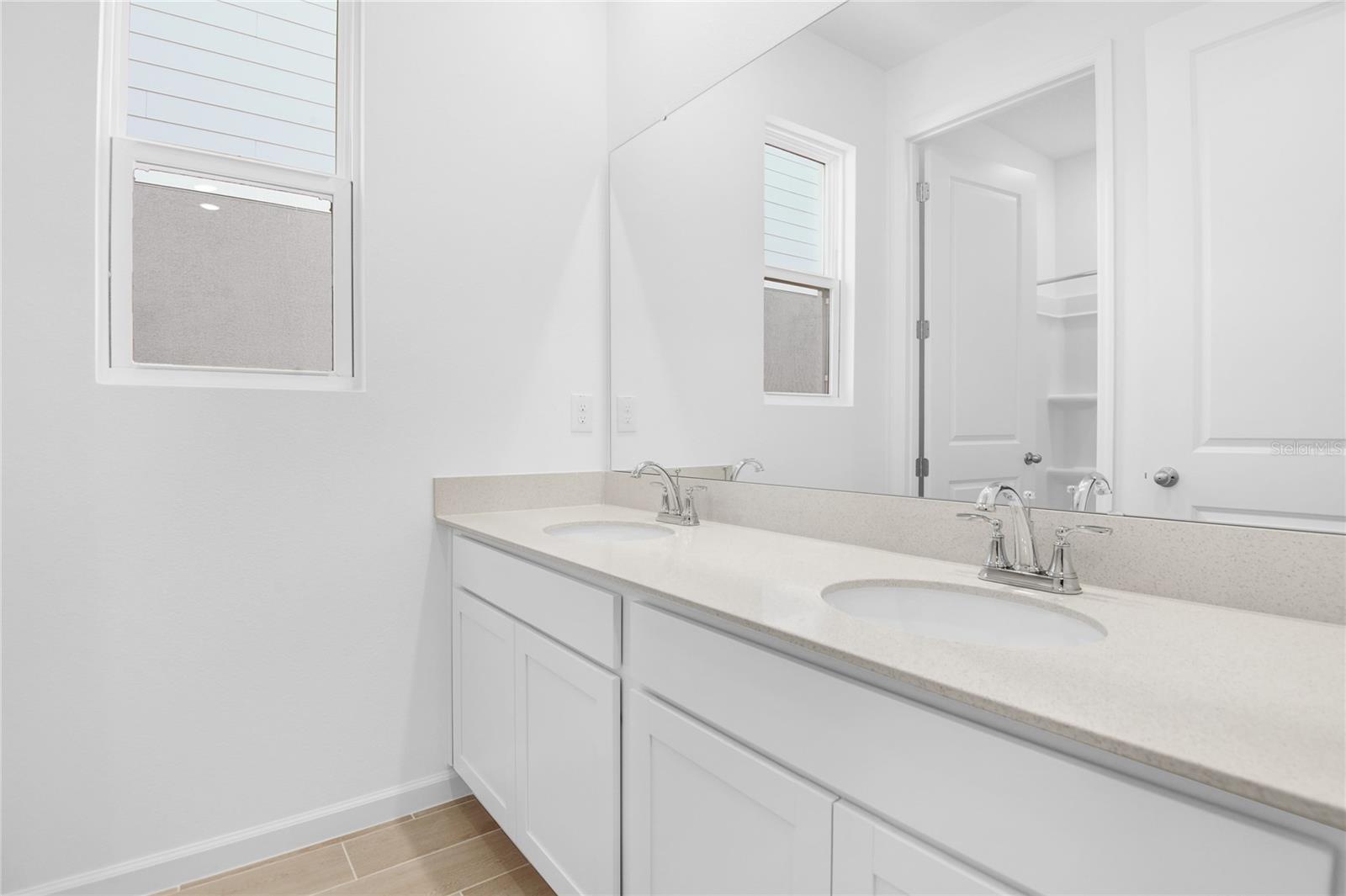 332 Alexandrite St Property Photo 5