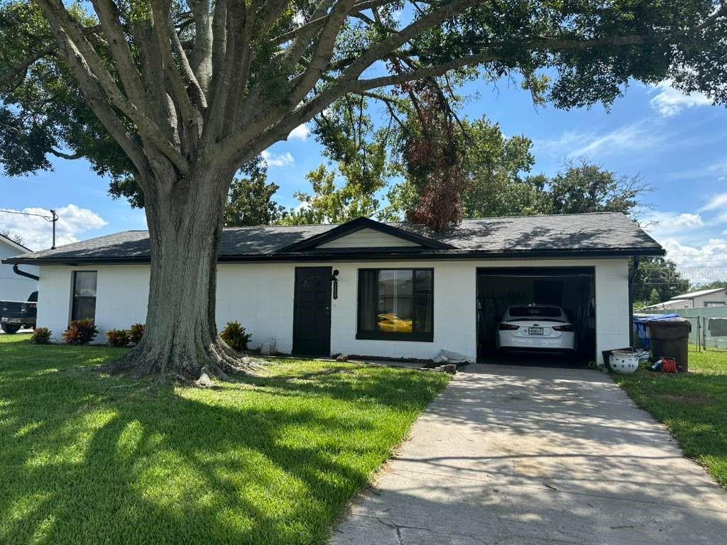 1524 MANOR DR