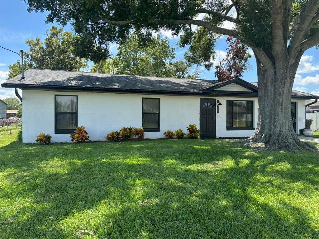 1524 Manor Dr Property Photo 2
