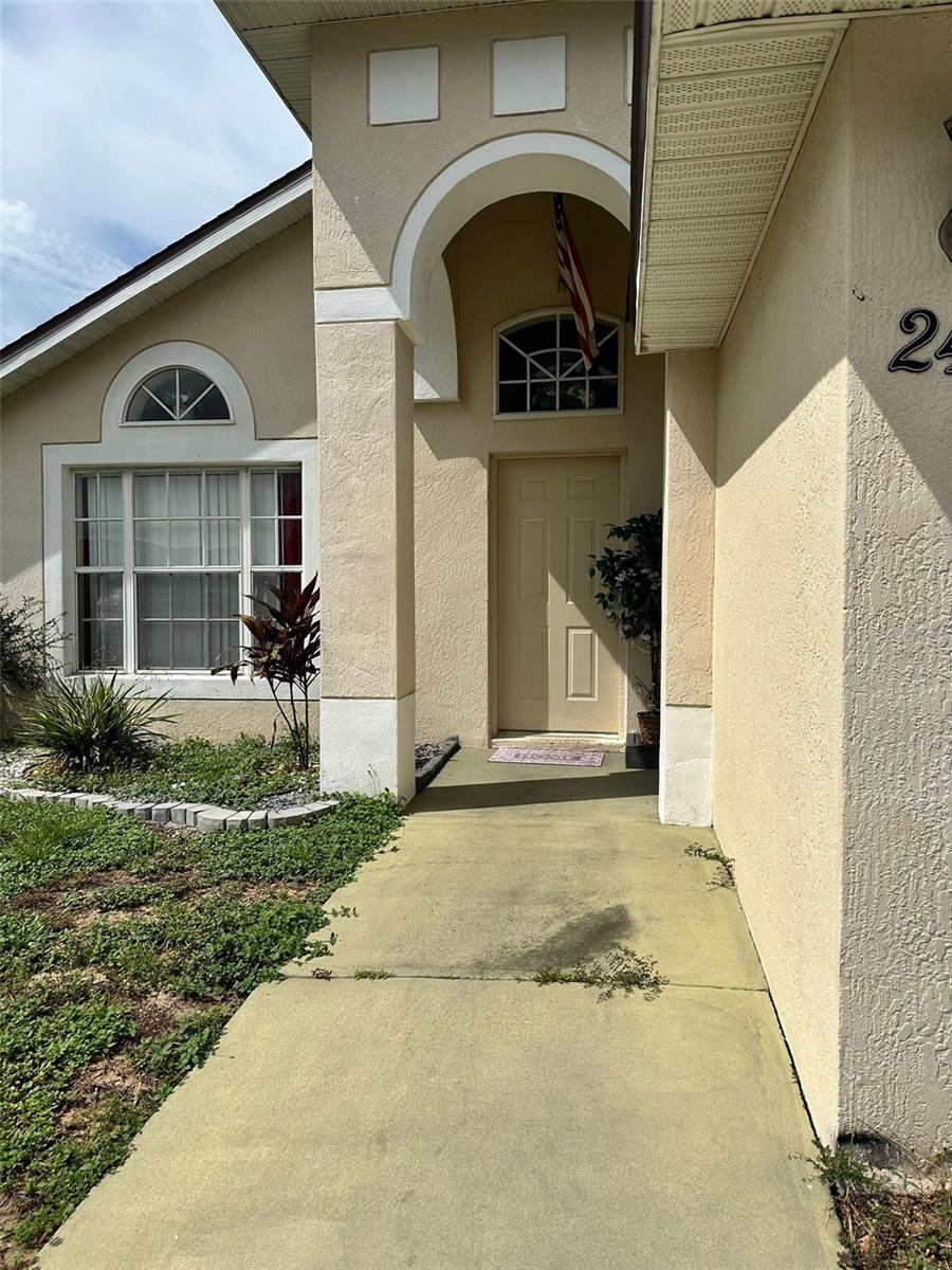 242 Durango Loop St Property Photo 3