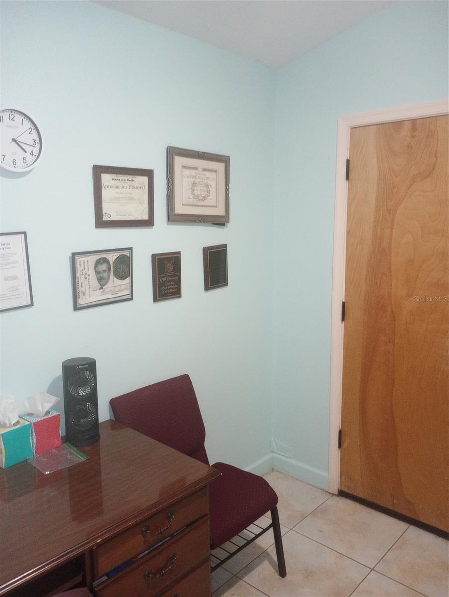 2006 Smith St Property Photo 32