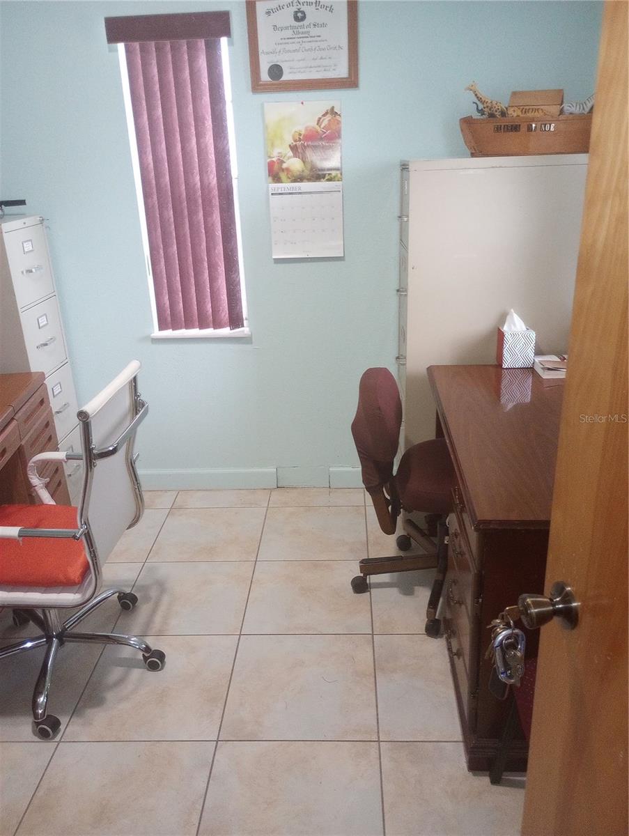 2006 Smith St Property Photo 34