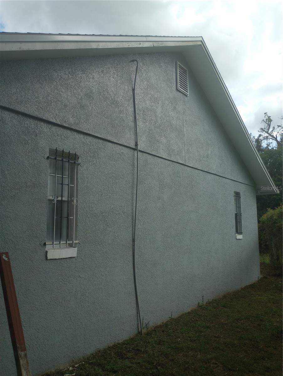 2006 Smith St Property Photo 38